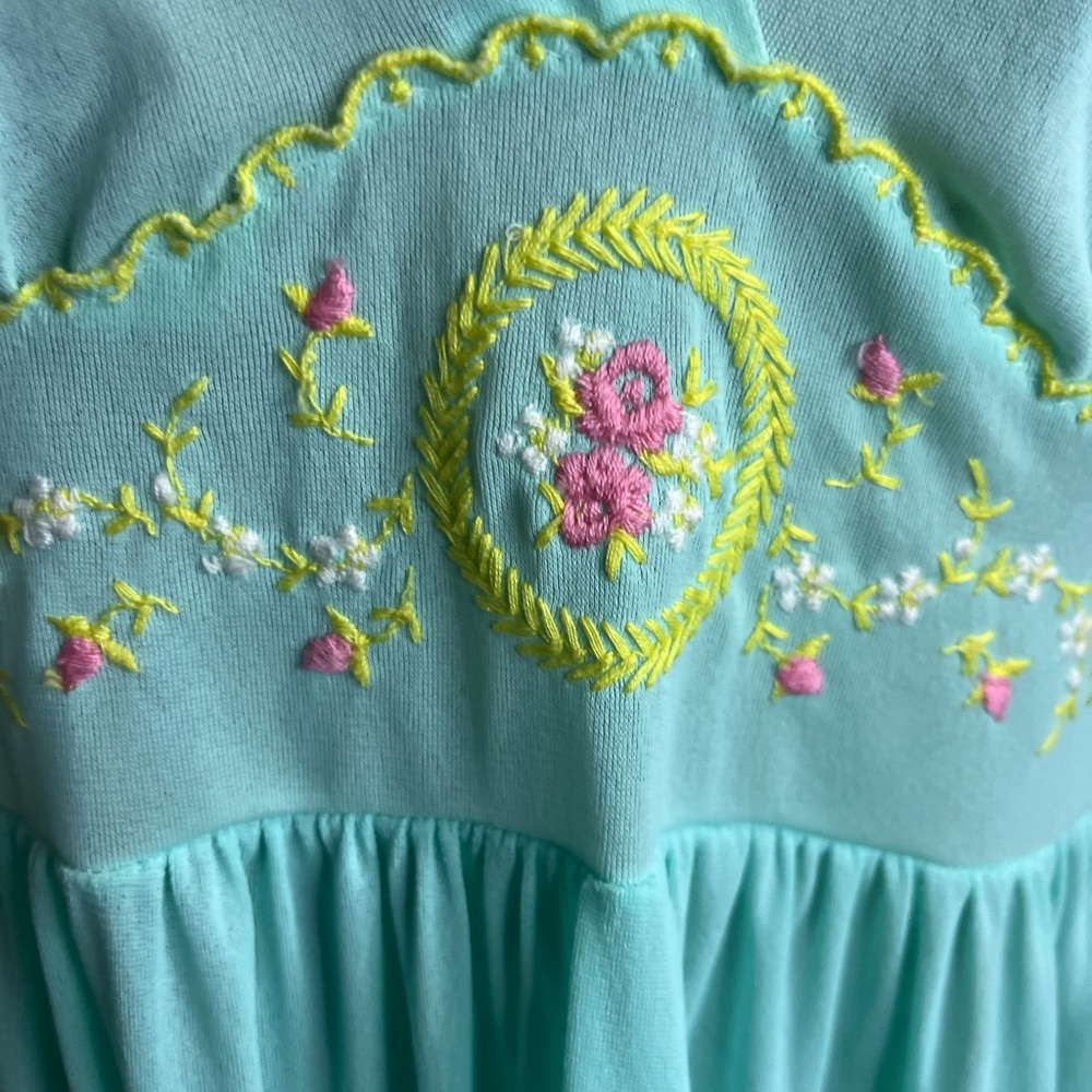 Vintage Nightgown and Robe Set - Picture 12 of 16